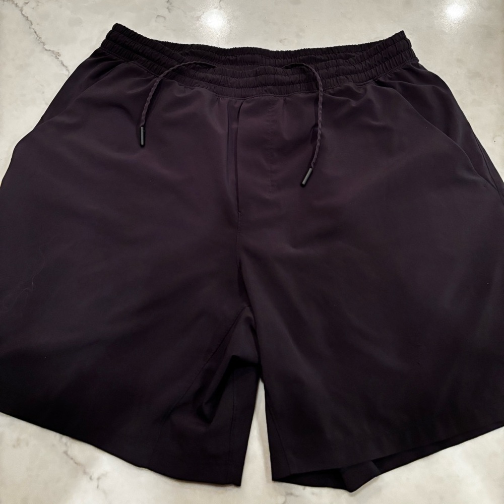 Men’s lululemon black pace breaker shorts